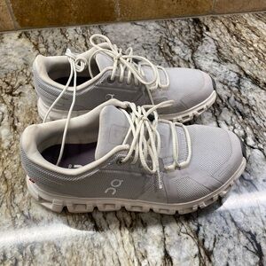 On cloud 6 Running. White and Gray Sneakers women’s 6